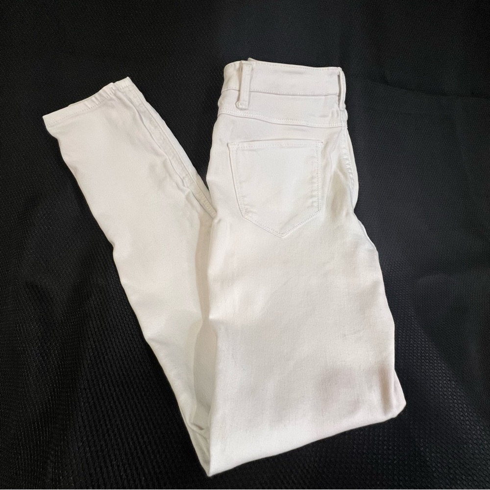 White SO jeggings size 3